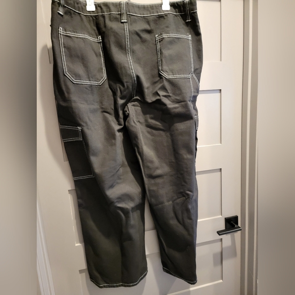 HOT TOPIC Black & White Hi-Rise Carpenter Pants Size 20 - Picture 8 of 13